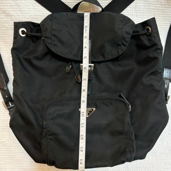 PRADA NYLON BACK PACK PRISTINE CONDITION + AUTHENTICITY CARD - Picture 2 of 5